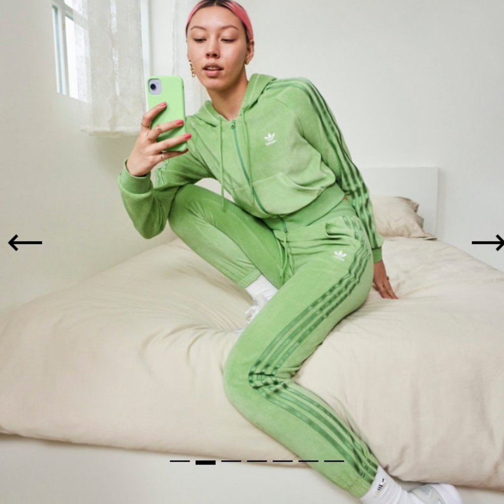 Loungewear Adidas hoodie (xs) + slim joggers (xxs)